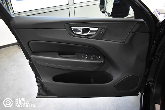 VOLVO XC60 B4 (d) automatico Business